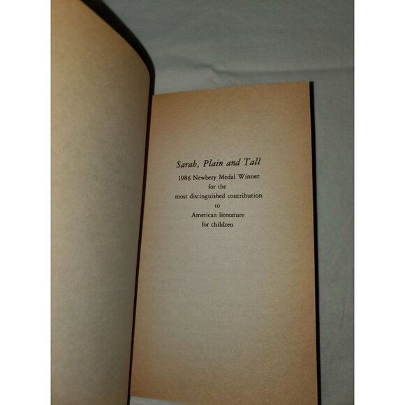 1985 Vintage Sarah Plain And Tall By Patricia Maclachlan Soft Cover - Picture 9 of 11